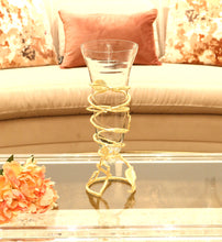 Load image into Gallery viewer, Clear Glass Vase with Removable Gold Leaf Base