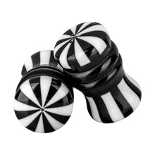 Load image into Gallery viewer, Black and White Salt and Pepper Shaker Set